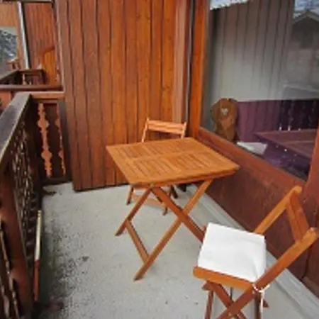 2 Pieces Mezzanine Avec Balcon, Parking Et Casier A Skis - Fr-1-629-38 Apartment